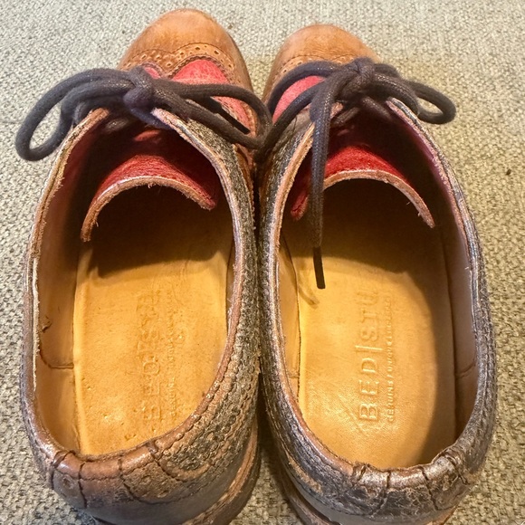 BedStu Brown and Red Wingtip Oxford Shoes - Picture 2 of 4